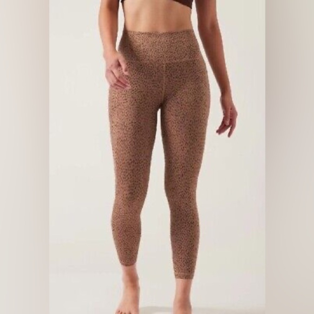 Athleta Salutation Stash Pocket ll Printed 7/8 Tight Shanti Animal Beige Sz Larg - Picture 3 of 10